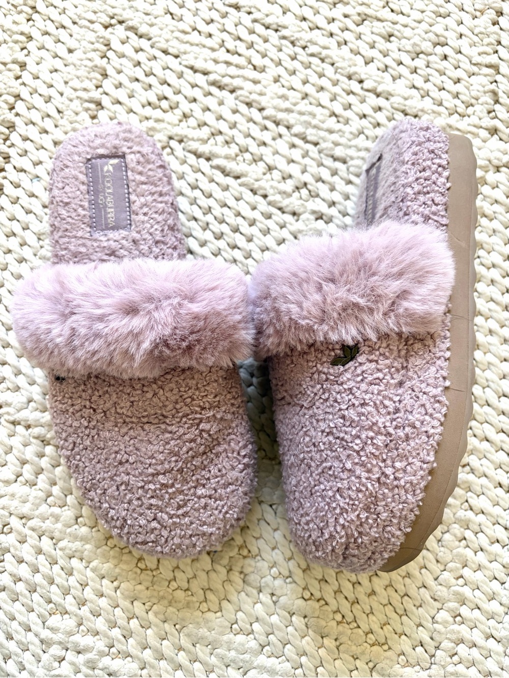 Koolaburra Plush Peachee Slip On Slippers in Elderberry Lilac Womens 8 EUC